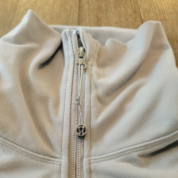Lululemon In Stride Jacket 6 - Picture 8 of 16